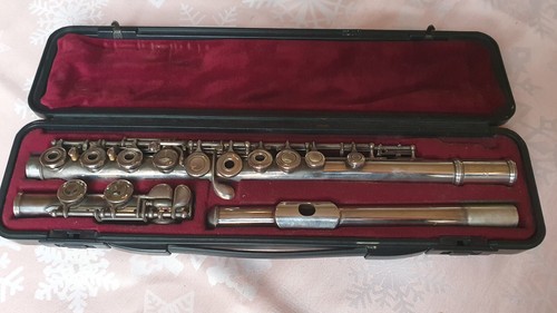 Nice used yamaha yfl 371ii - used,