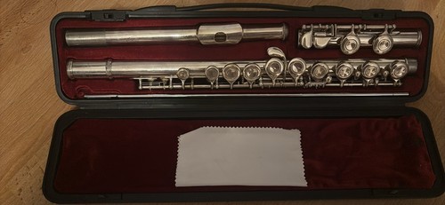 Yamaha flute 225sii pre owned - 225sii, pre-owned